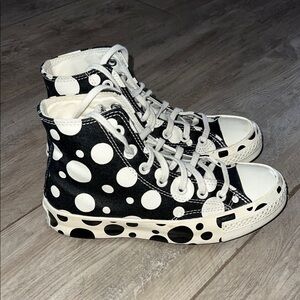 Polka Dot High-Top Converse Women’s Shoes - Size 6 Good condition